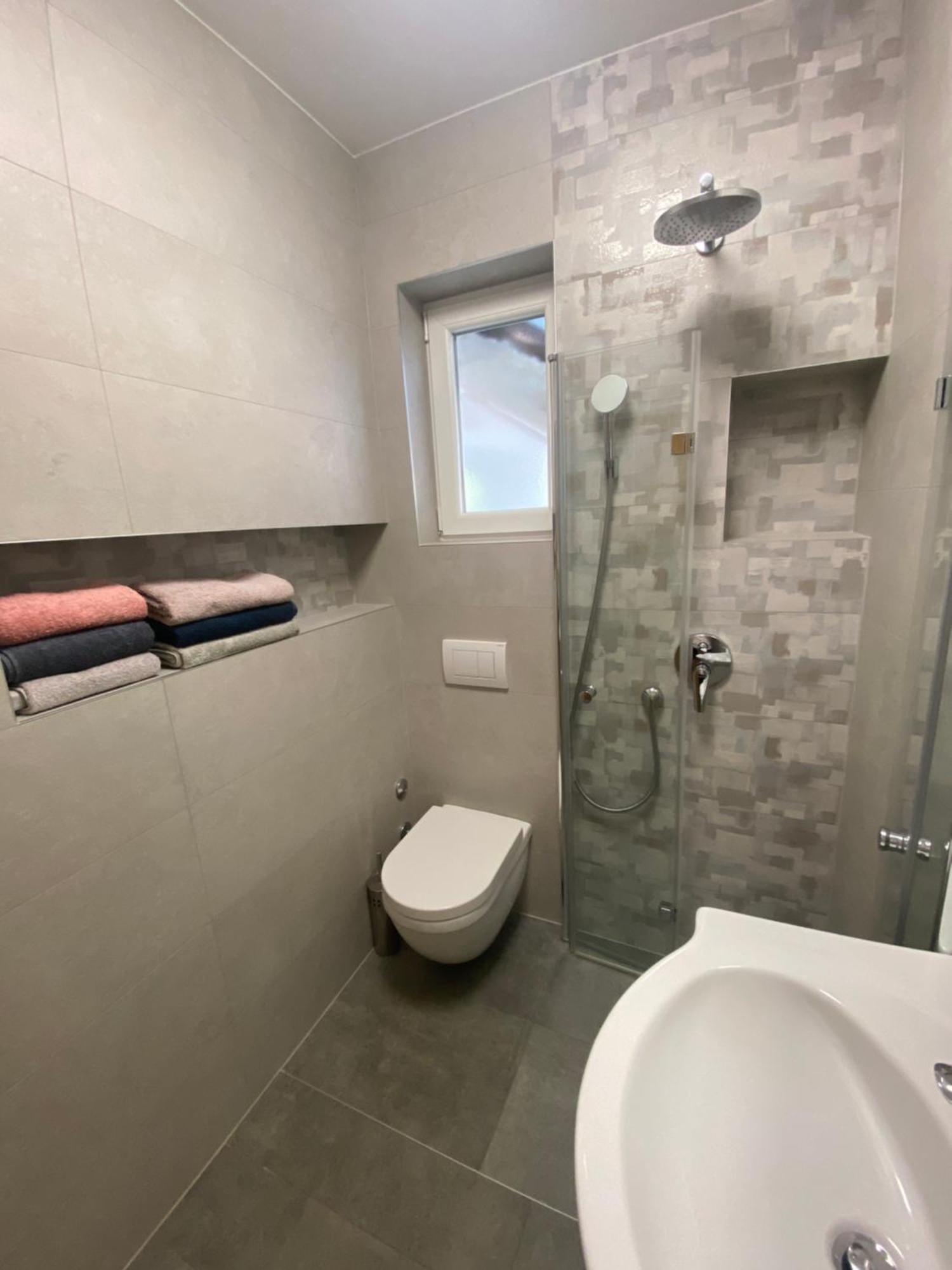 2 App For 3 Persons With 2 Terraces Near Beach&town